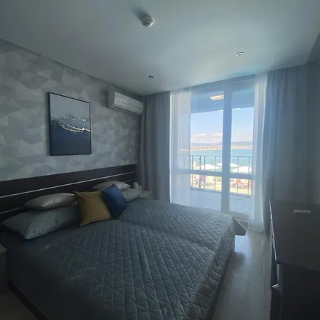 アパート Paradiso 'в' 201 One Bedroom *