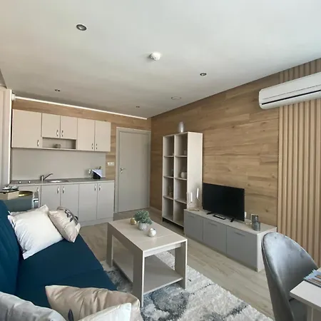 Paradiso 'в' 201 One Bedroom ネセバル