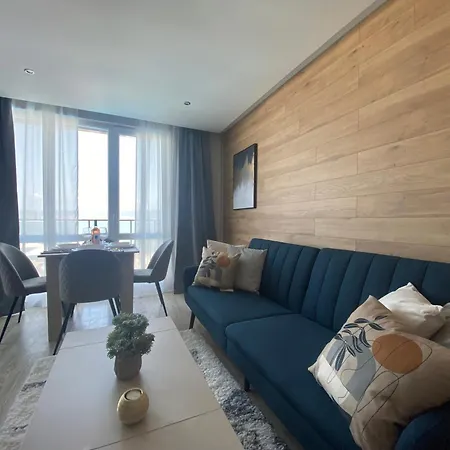 Paradiso 'в' 201 One Bedroom アパート *