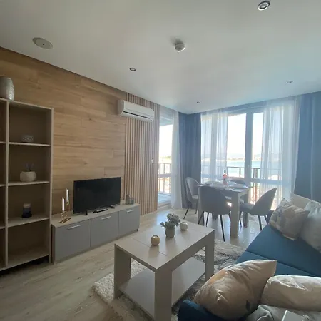 アパート Paradiso 'в' 201 One Bedroom *