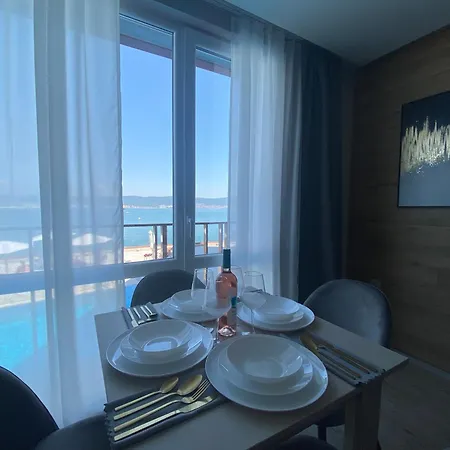 アパート Paradiso 'в' 201 One Bedroom *