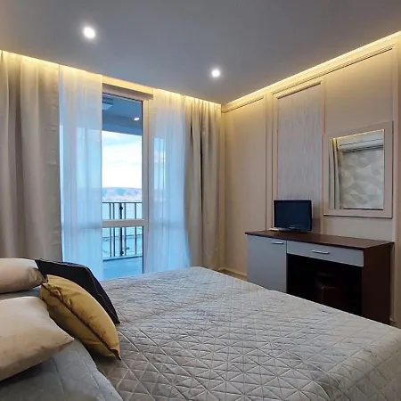 Paradiso 'в' 201 One Bedroom