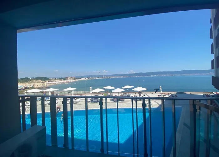 Paradiso 'в' 201 One Bedroom Апартамент *